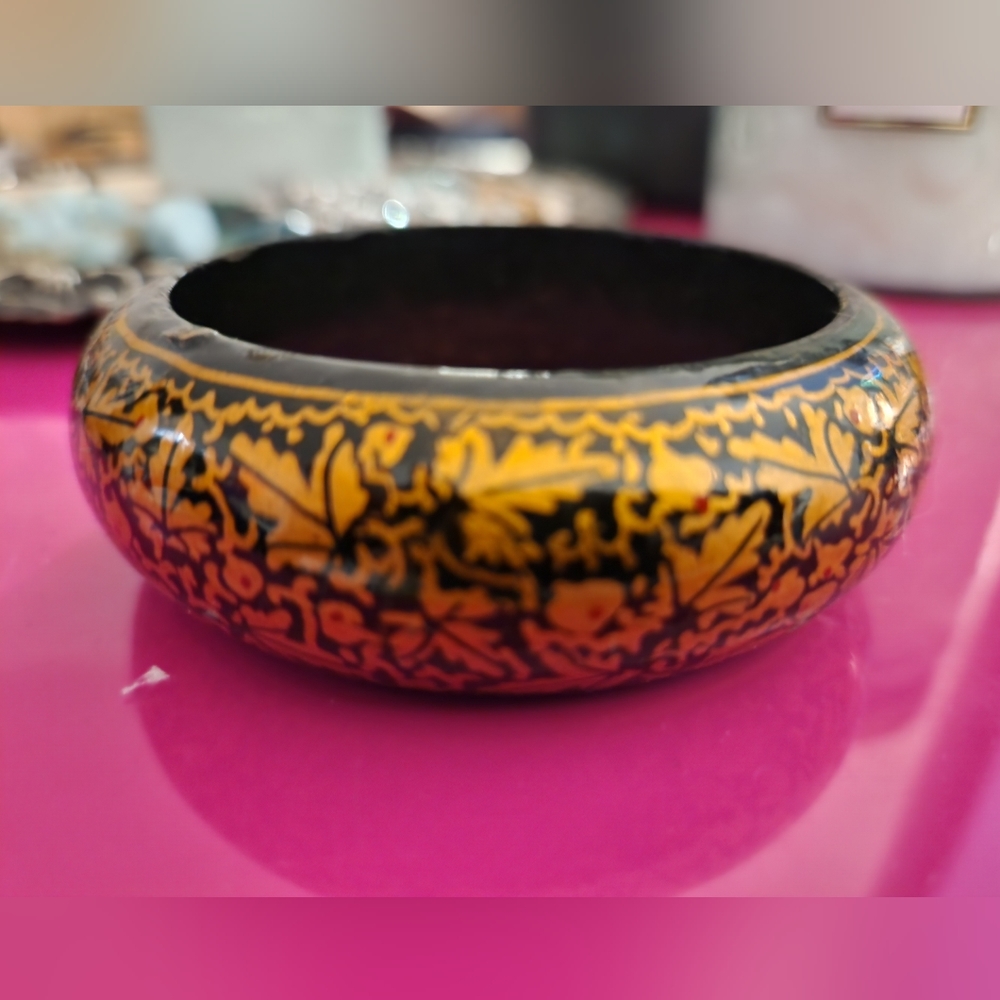 Vintage painted wood bangle bracelet